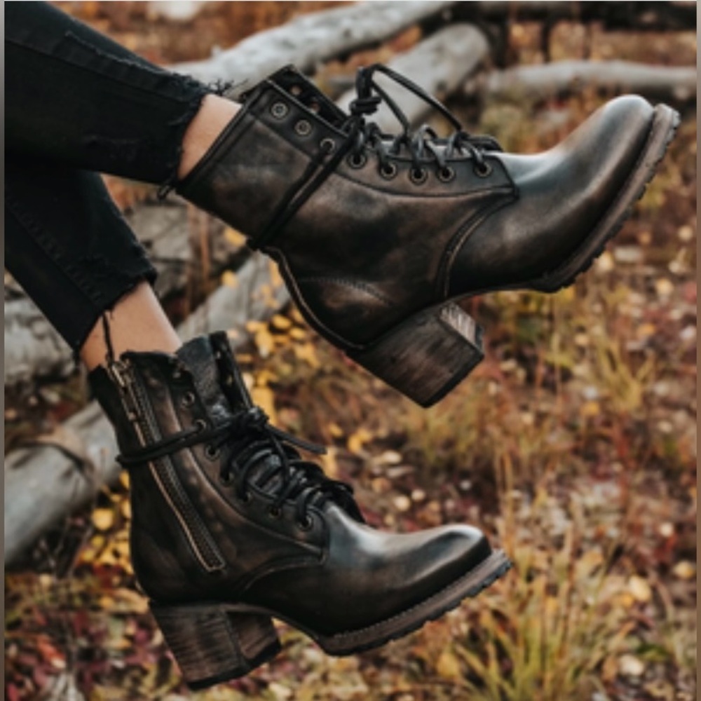 Freebird Cavalier Black Distressed Leather Lace Up Boots Size 9